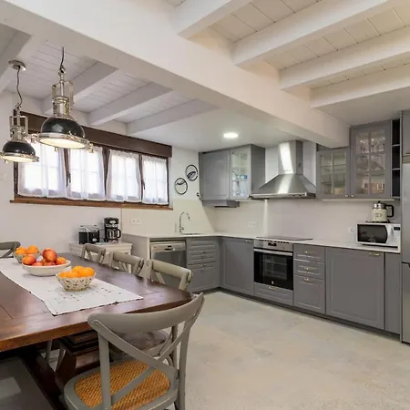 Casa Gerra بيت للعطل *